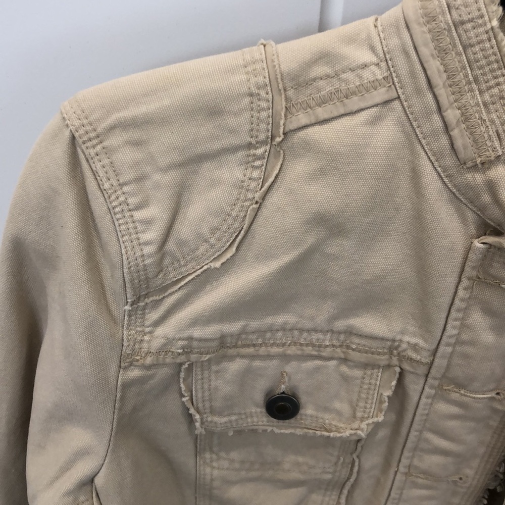 Woman’s tan crop jacket, Size M, Button down and bottom pockets - Picture 5 of 9